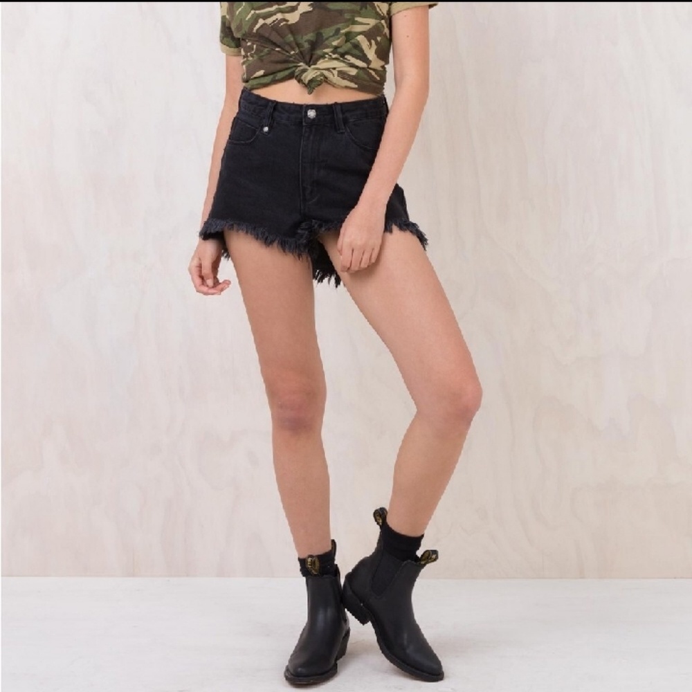 Express Jeans Short   |   Size 4